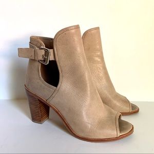 Donald J Pliner Boots Womens 6.5 Peep Toe Heels Tan Leather Buckle Wood Kara